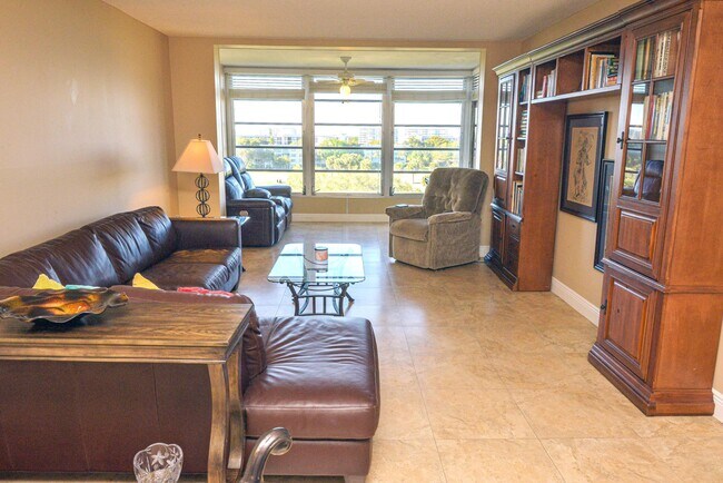 Building Photo - 2661 S Course Dr