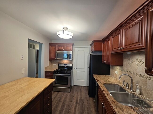 Building Photo - 349 Newgate Ct