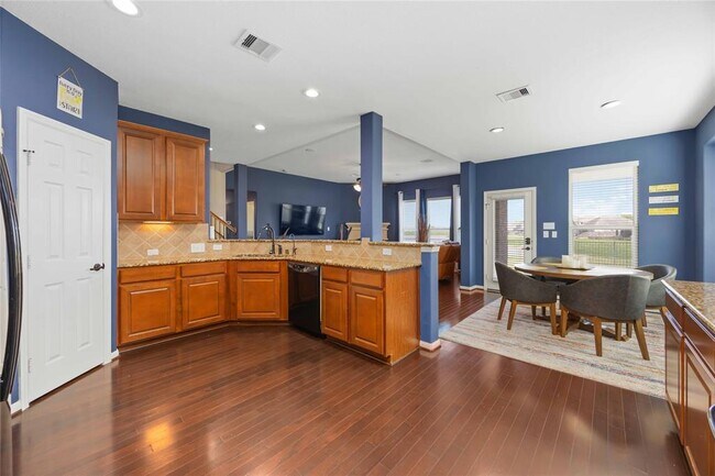Building Photo - 6226 Oxford Lake Dr