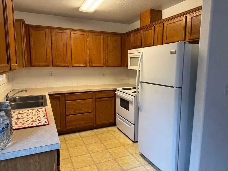 Building Photo - 3237 Olive St