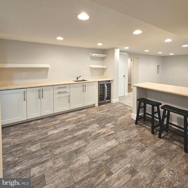 Building Photo - 5940 6th St