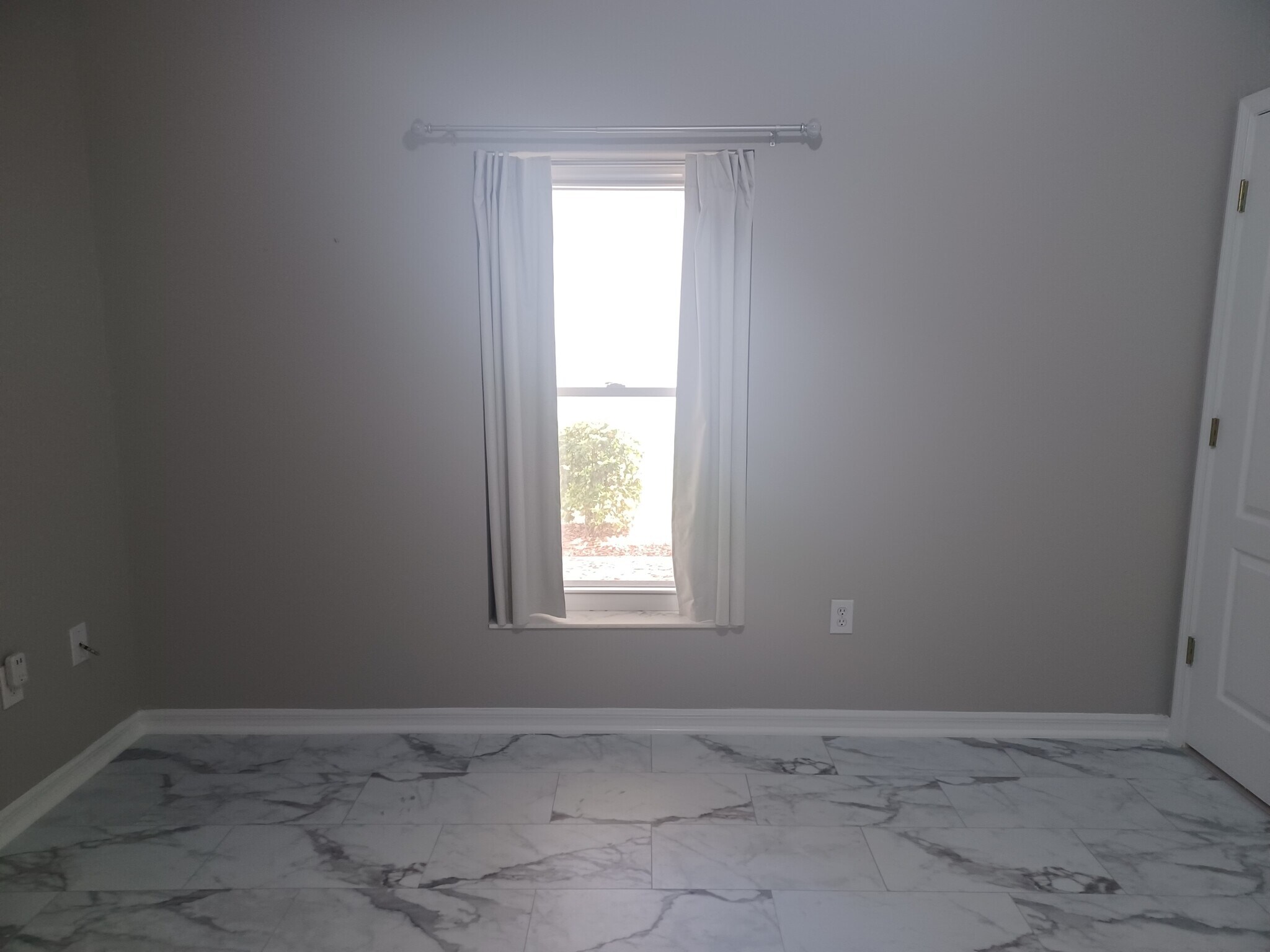 Building Photo - 2250 Candlewood Ln E