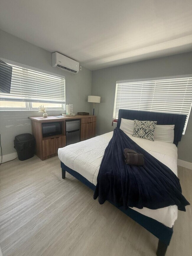 Building Photo - 320 Walnut St