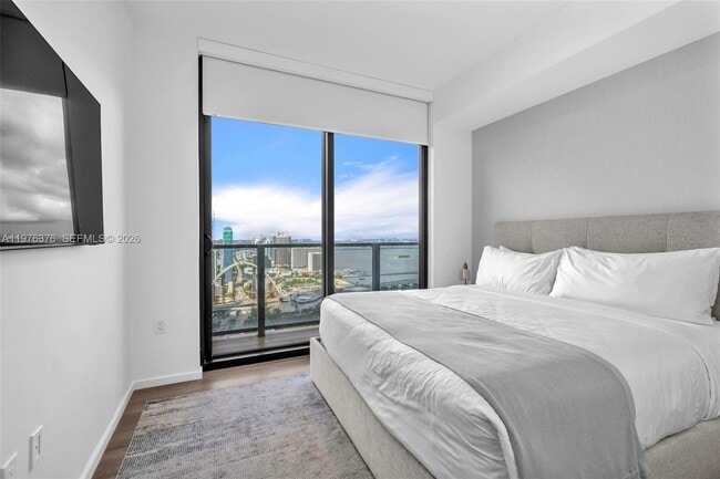 Building Photo - 398 NE 5th St