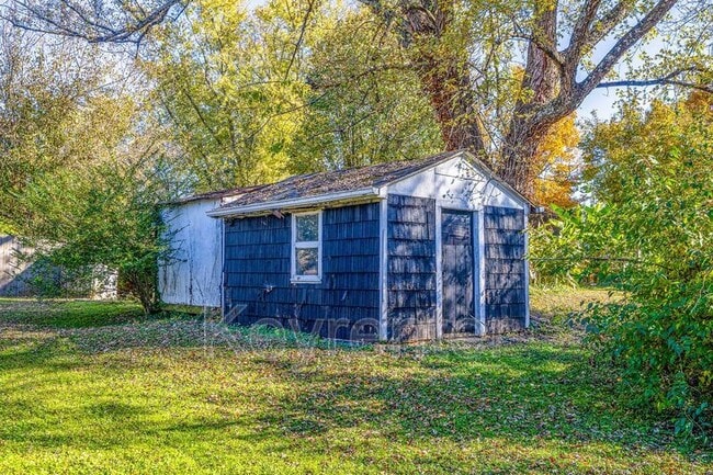 Building Photo - 316 Sky Dr