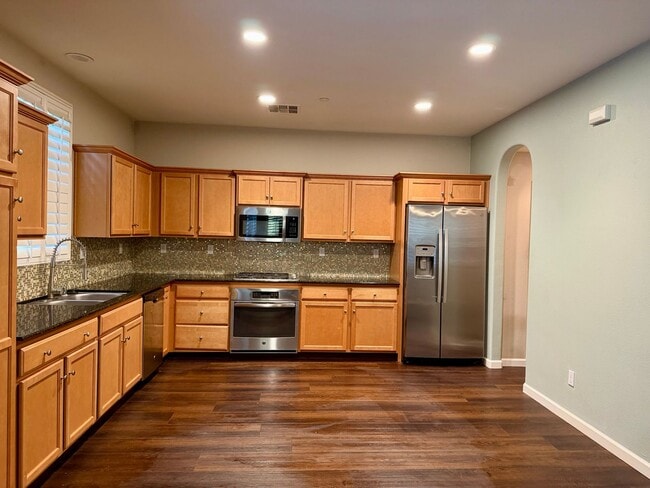 Building Photo - Beautifully Updated 3 Bedroom, 2.5 Bath Home In Clovis