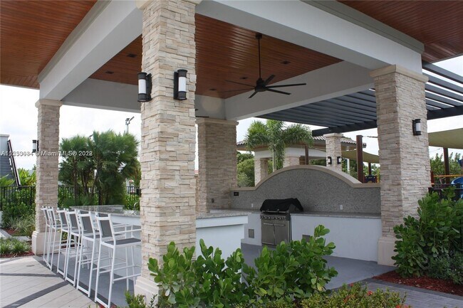 Building Photo - 10630 NW 88th St