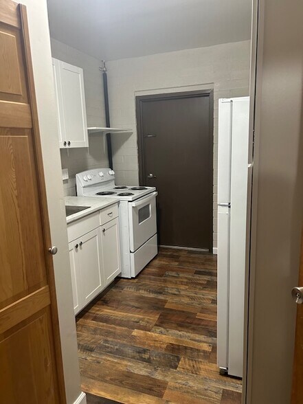 Building Photo - 6038 OH-14