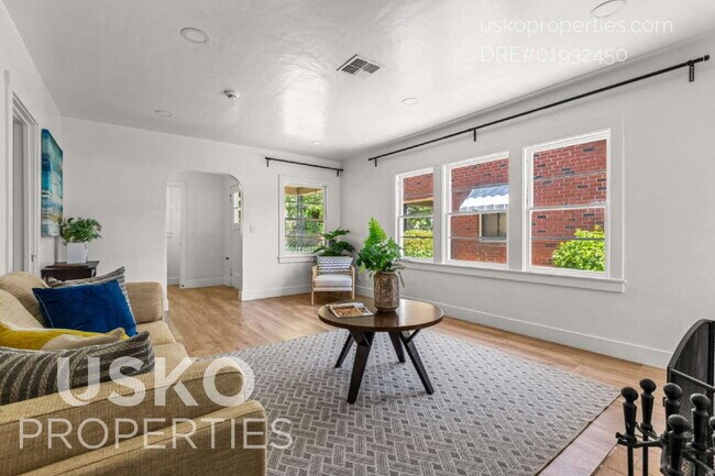 Building Photo - "Charming 4-Bed Retreat in the Heart of Sacramento - 1407 Sq Ft of Comfort!"