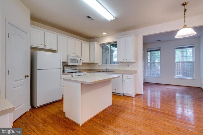 Building Photo - 13129 Park Crescent Cir