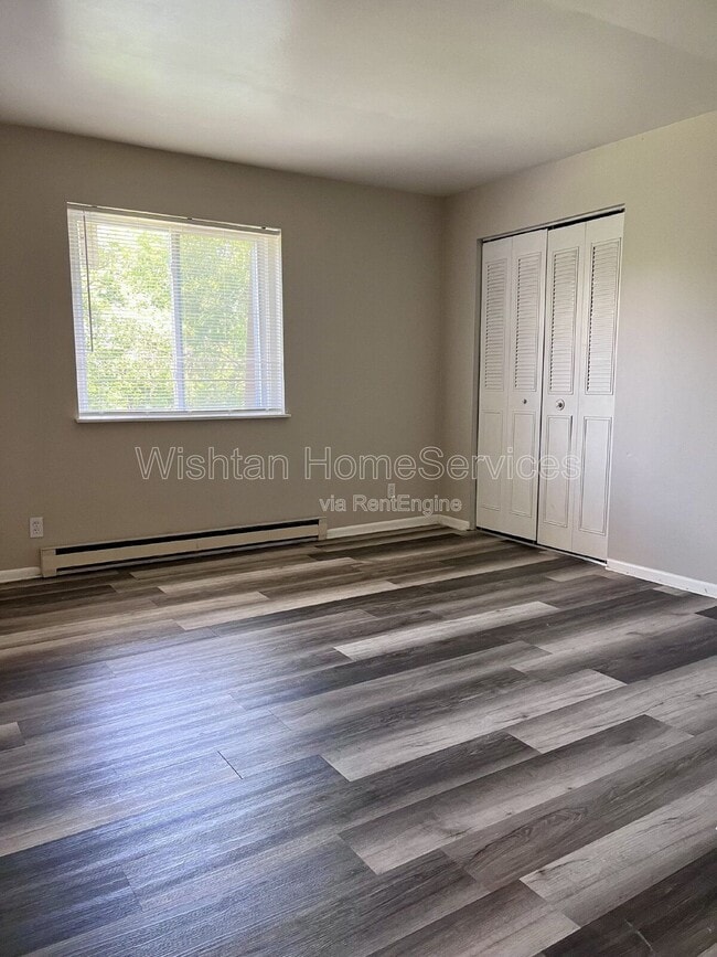 Building Photo - 217 Charleston Blvd