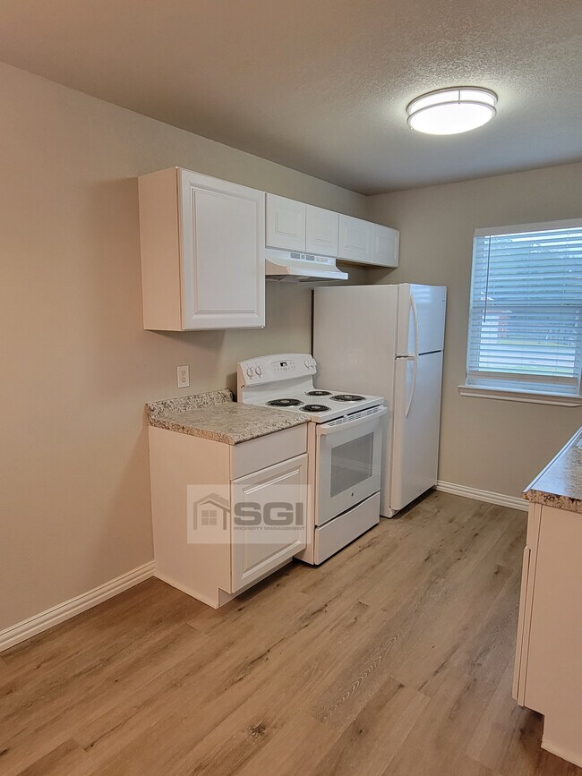 Building Photo - 3602 Mandy Dr