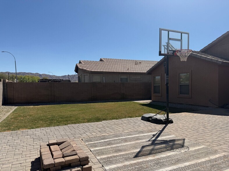 Building Photo - 7029 S 31st Dr
