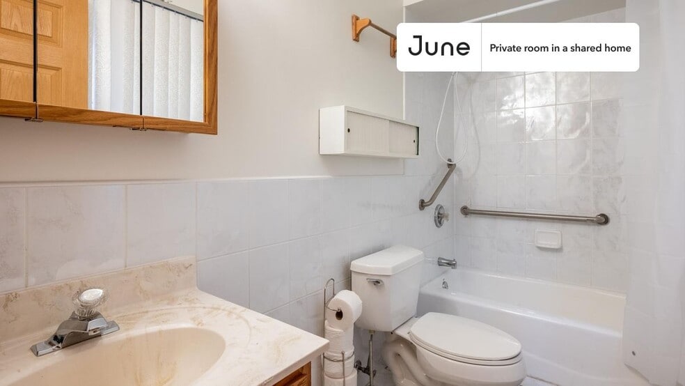 Building Photo - Room in Shared 4 bed/2.5 bath home in Chinatown