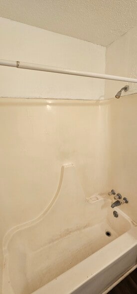 Building Photo - 720 N 70th St