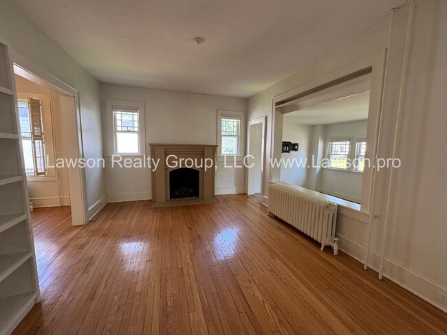 Building Photo - Large Raleigh Court Home on a Corner Lot