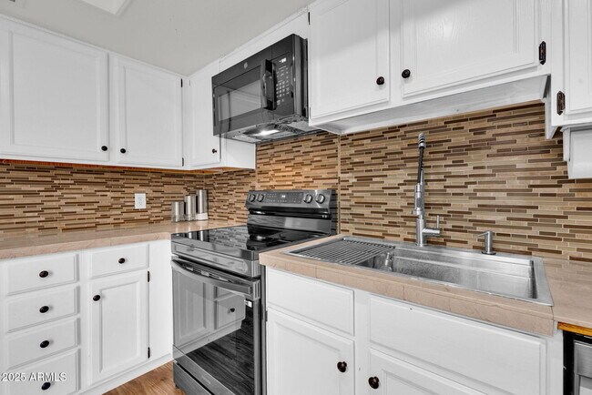 Building Photo - 3033 N 37th St