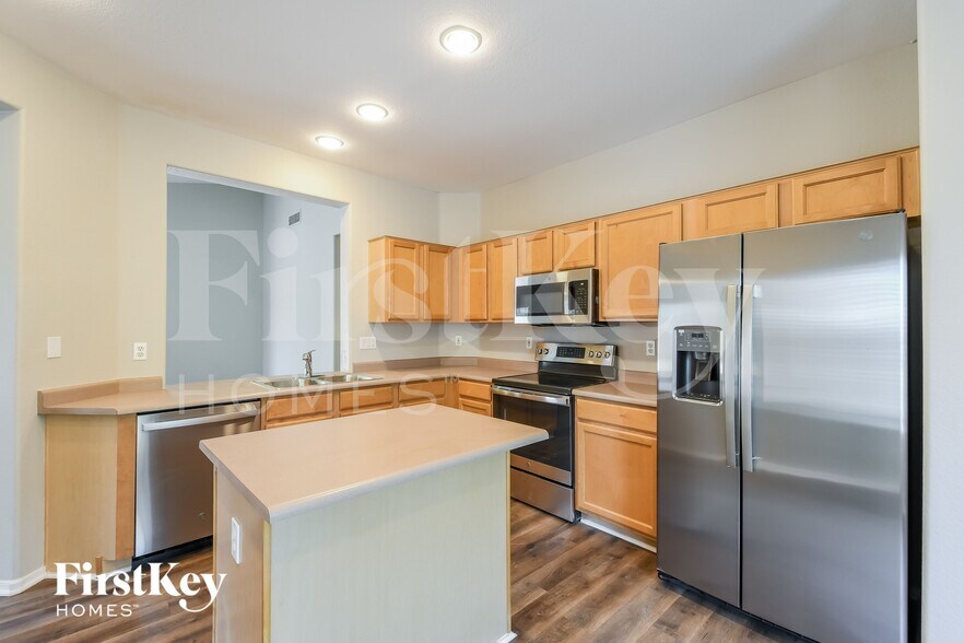 Building Photo - 40720 N Territory Trail