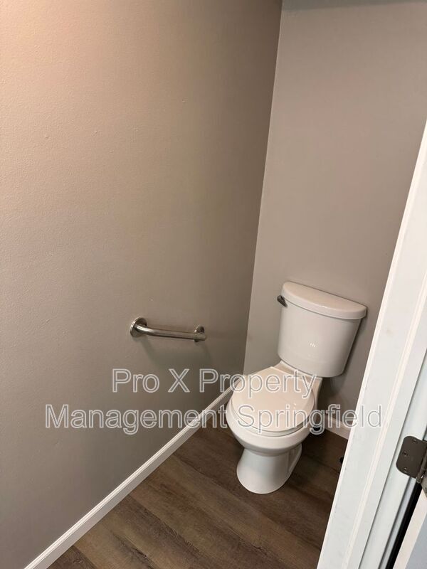 Building Photo - 1238 E Guinevere St