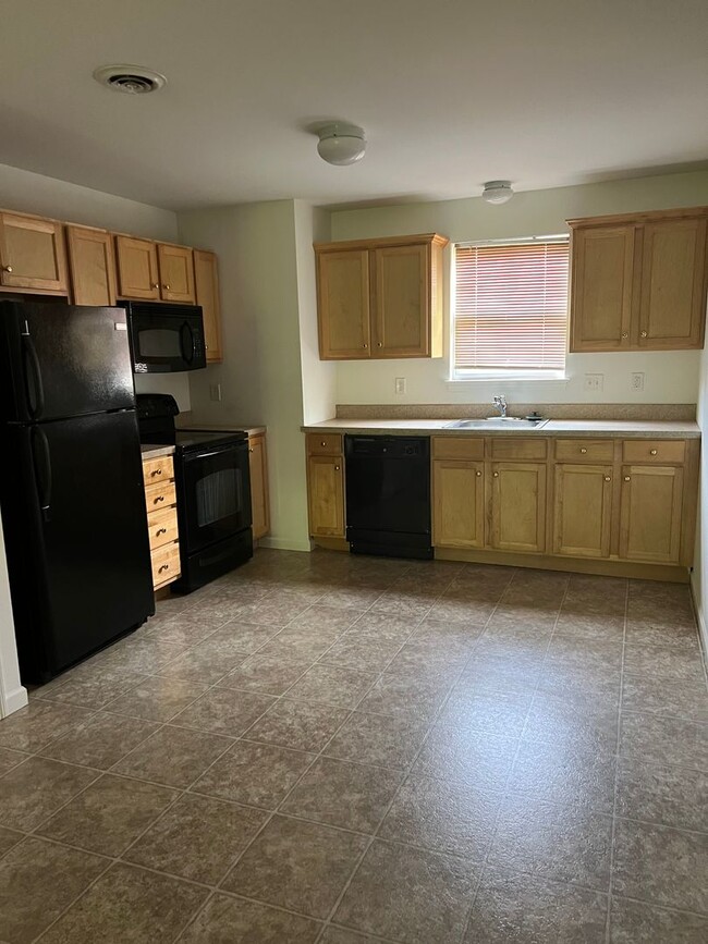 Building Photo - Beautiful Laurel Springs Home For Rent