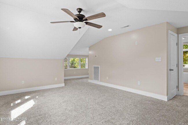 Building Photo - Maryville 37803 - COMING SOON 3 bedroom 2 bath - Furnished or Unfurnished - call Tom Parry 865-60...