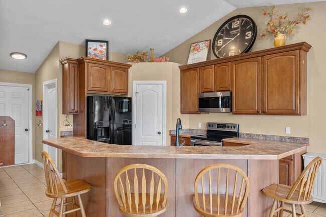Building Photo - 1396 S Lukas Ln
