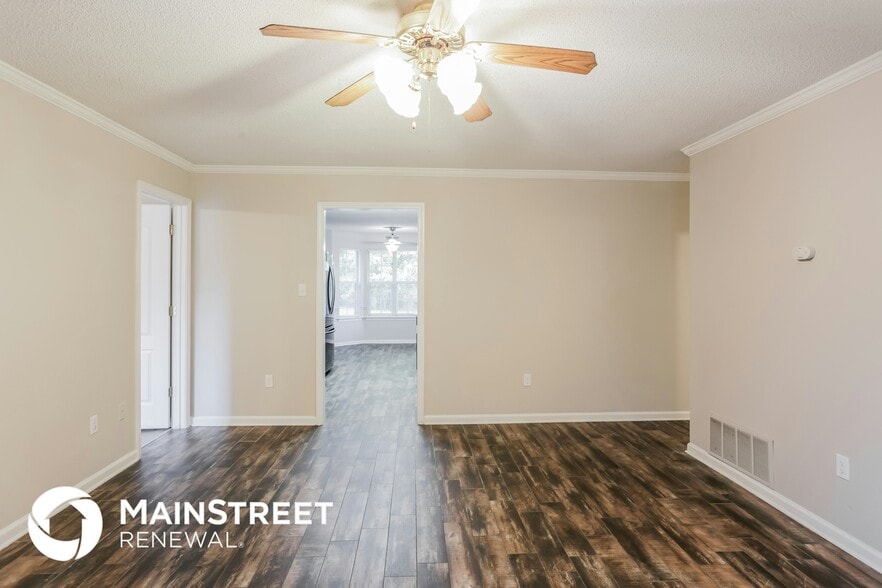 Building Photo - 7644 Woodshire Dr