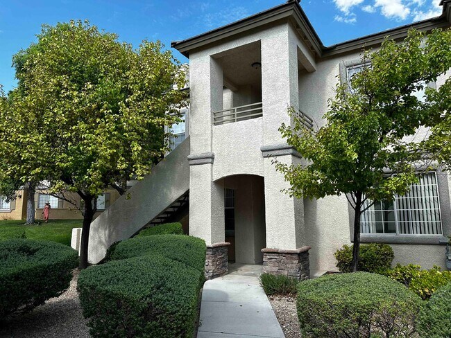 Building Photo - Summerlin 2 Bedroom Condo