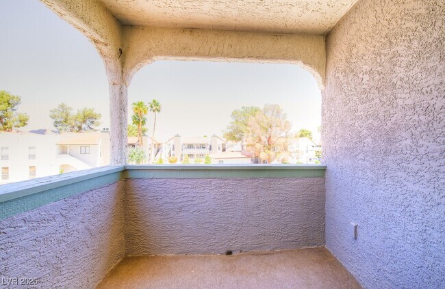 Building Photo - 2212 Sunfish Dr