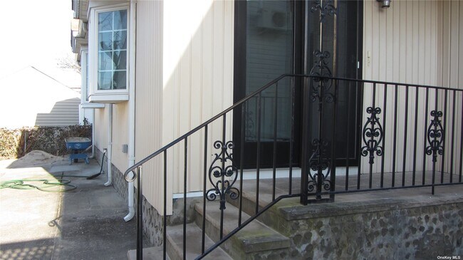 Building Photo - 367 Columbus Pkwy