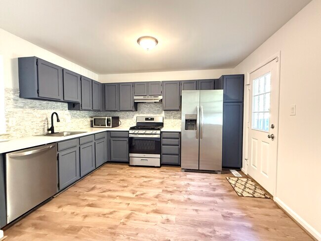 Building Photo - 1971 Darlington Loop