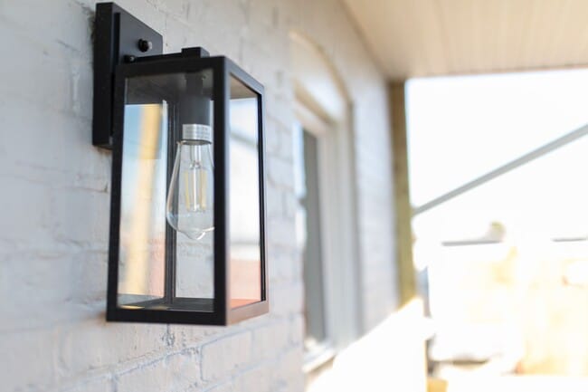 Building Photo - 617 E Chestnut St