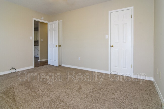 Building Photo - 8048 River Bend Rd