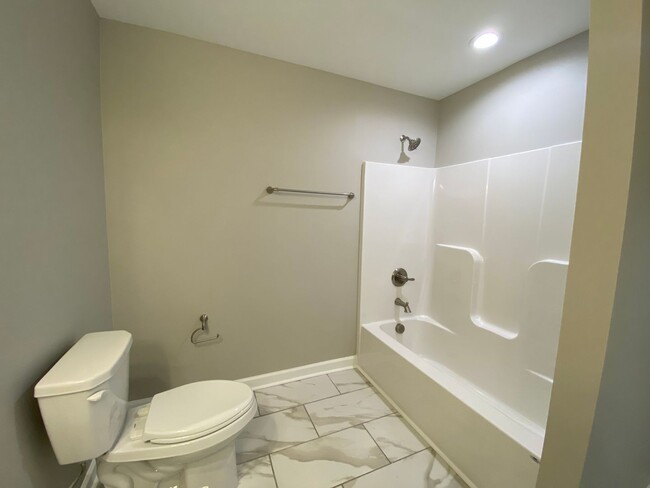 Building Photo - 189 Summerlyn Dr