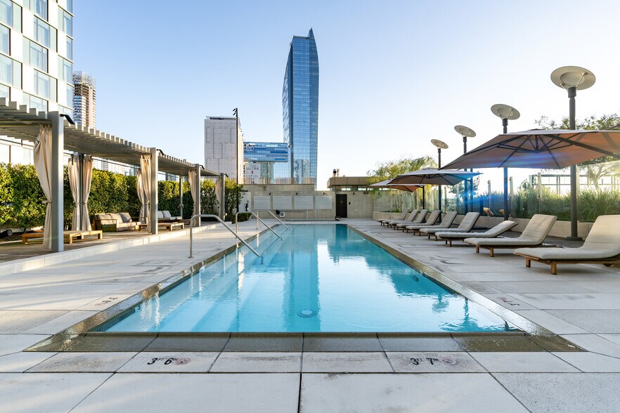 Building Photo - 889 Francisco St