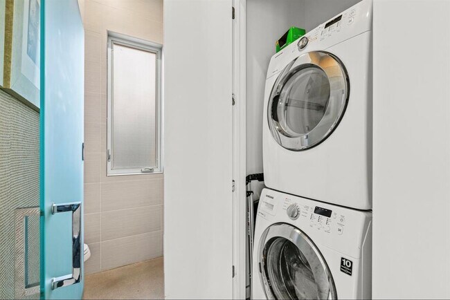 Building Photo - 1608 Ravey St