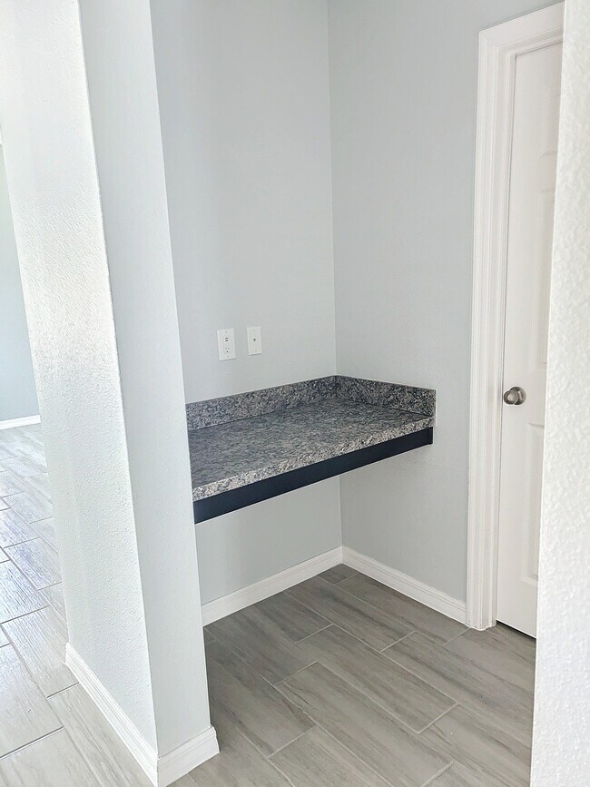 Building Photo - 469 Ogelthorpe Dr