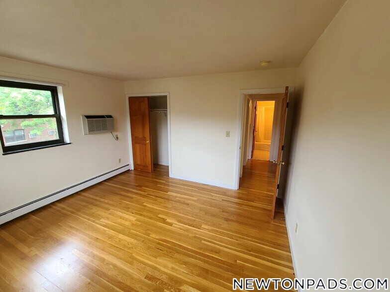 Building Photo - 266 Grove St