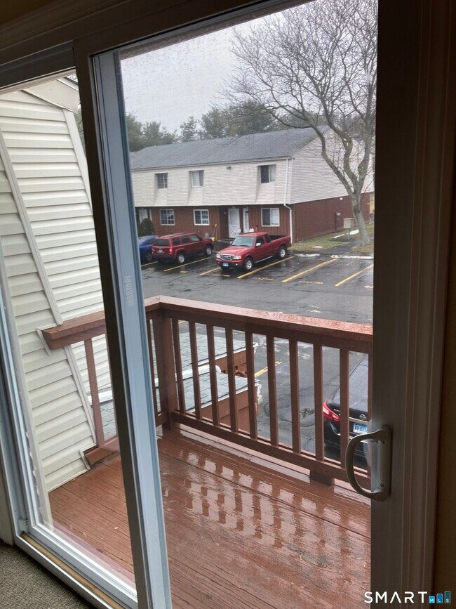 Building Photo - 330 Short Beach Rd