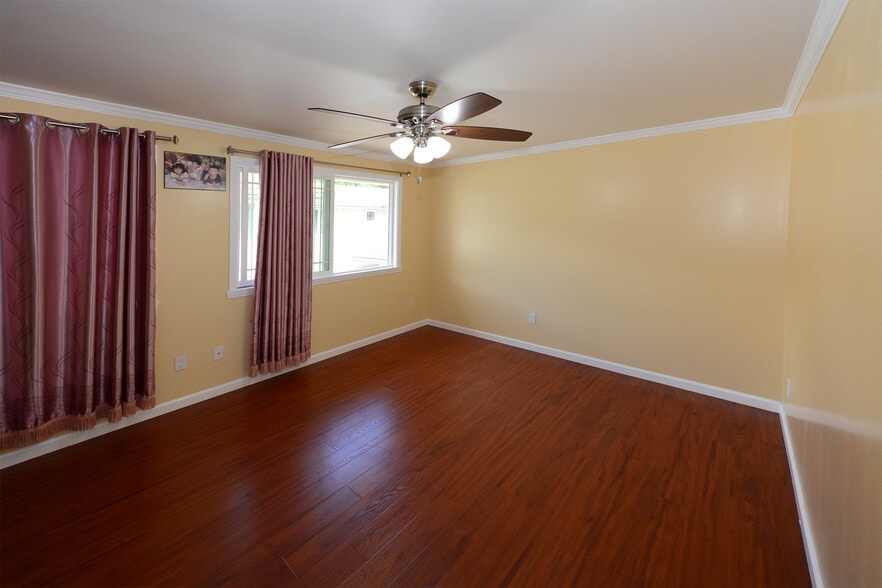 Building Photo - 1517 Palolo Ave