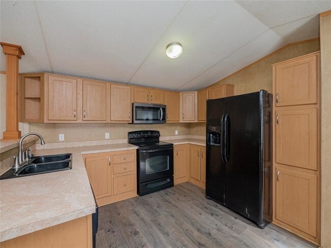 Building Photo - 103 Mari Ln