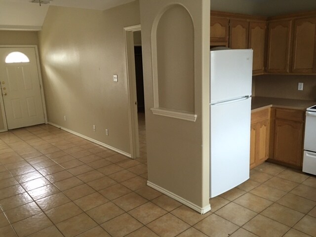 Building Photo - 2607 Cervantes Ave