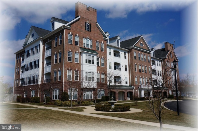 Building Photo - 5801 Clipper Ln