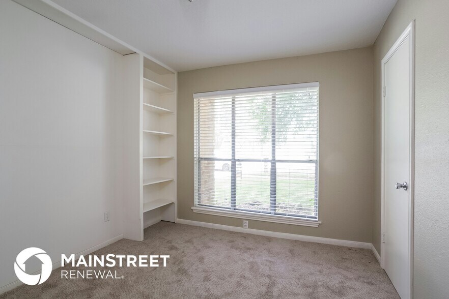 Building Photo - 24111 Spring Gum Dr