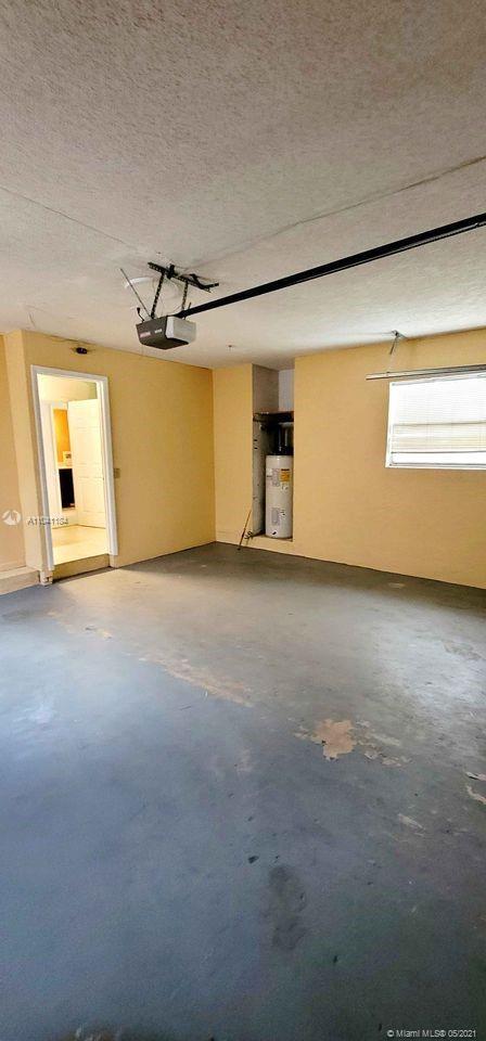 Building Photo - 6991 NW 20th Ct