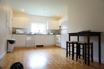 Building Photo - 50 Kent St