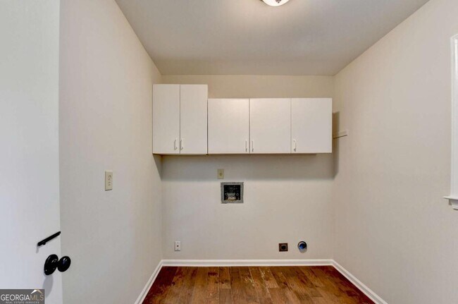 Building Photo - 478 Dorsey Cir SW