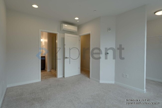 Building Photo - 3300 NE 65th St