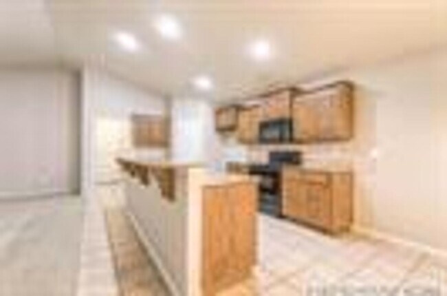 Building Photo - Well maintained home in a great location within Prestin lakes.
