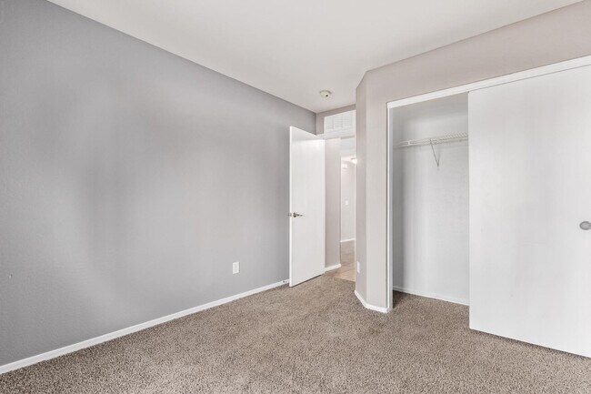 Building Photo - 1368 S 232nd Ave